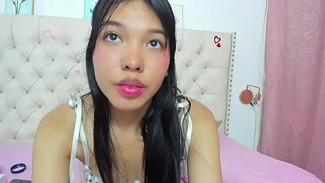 Snapshot of Kim_Eli chatting on 03-02-25, 04:07 Kim Eli online show from 03-02-25, 04:07