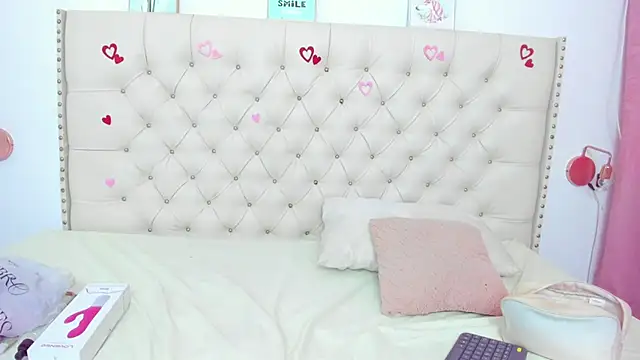 Snapshot of Kim_Eli chatting on 03-07-25, 07:49 Kim Eli online show from 03-07-25, 07:49