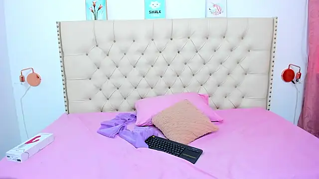 Snapshot of Kim_Eli chatting on 01-24-25, 08:53 Kim Eli online show from 01-24-25, 08:53