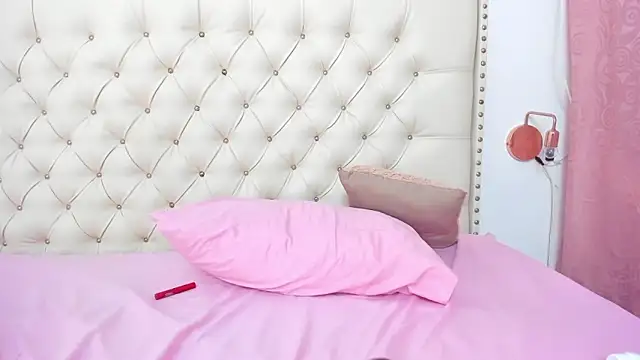 Snapshot of Kim_Eli chatting on 02-08-25, 01:54 Kim Eli online show from 02-08-25, 01:54