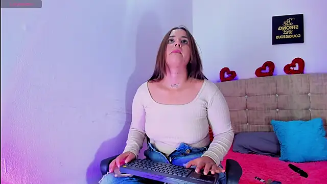 Catherine summer1 online show from 11-16-25, 04:17