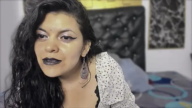 scarlett w0lf online show from 11-20-25, 01:56