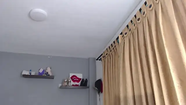 Snapshot of SusanLeroy chatting on 02-01-26, 10:24 SusanLeroy online show from 02-01-26, 10:24