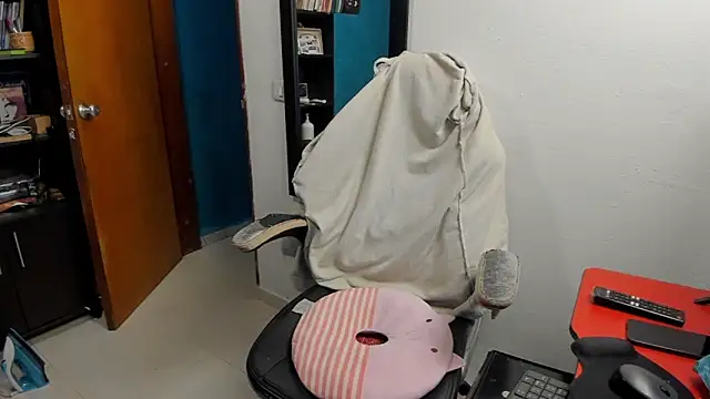 peanut tangerine online show from 12-05-25, 02:21