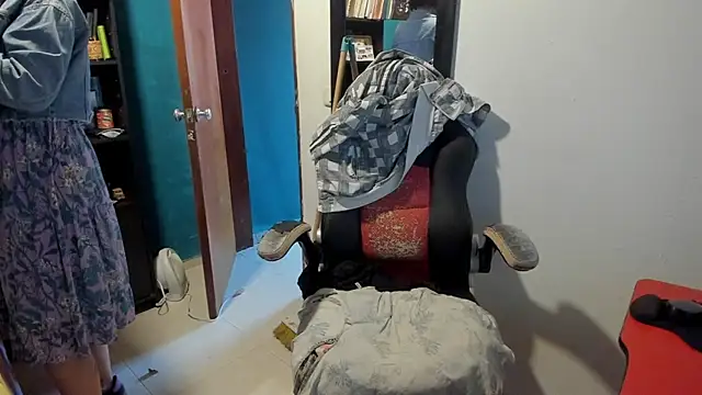 peanut tangerine online show from 12-15-25, 09:09