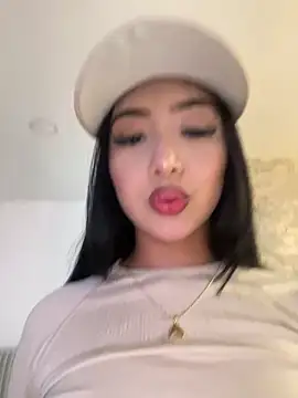 SOPHIACANDY19  online show from 05-09-26, 12:25