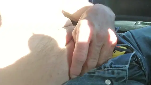 Snapshot of overaveragefreak4you chatting on 06-07-26, 10:26 overaveragefreak4you online show from 06-07-26, 10:26