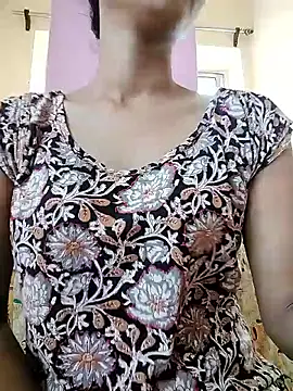 MISSQUEEN48 online show from 04-14-26, 07:35