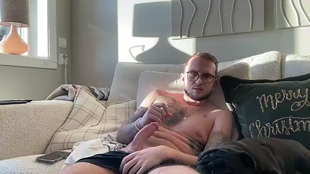 Snapshot of thehornyguy97 chatting on 12-04-24, 01:03 thehornyguy97 online show from 12-04-24, 01:03