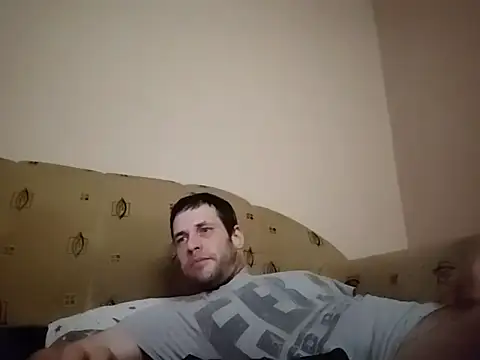 Snapshot of Vicktore007 chatting on 02-18-26, 10:39 Vicktore007 online show from 02-18-26, 10:39