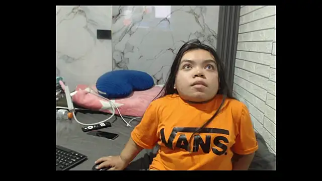 Michelle Brooks online show from 10-29-25, 07:51