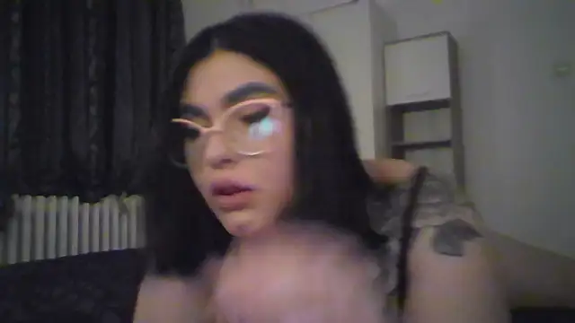 Snapshot of alexaandreea99 chatting on 12-19-25, 07:16 alexaandreea99 online show from 12-19-25, 07:16