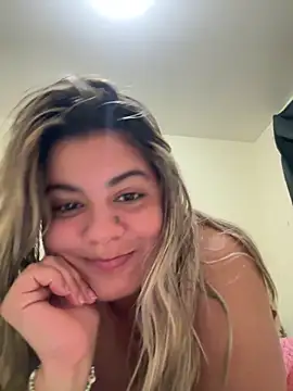 Snapshot of Candy_sr chatting on 02-27-26, 05:29 Candy sr online show from 02-27-26, 05:29