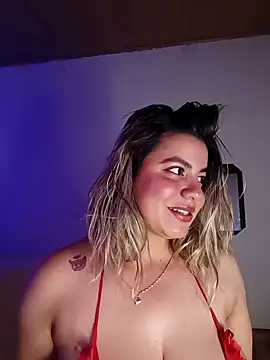 Snapshot of Candy_sr chatting on 11-15-25, 04:22 Candy sr online show from 11-15-25, 04:22