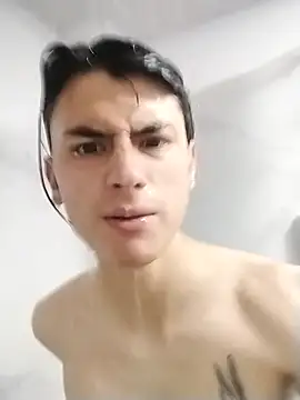 Snapshot of Alann_sr chatting on 10-19-25, 07:49 Alann sr online show from 10-19-25, 07:49