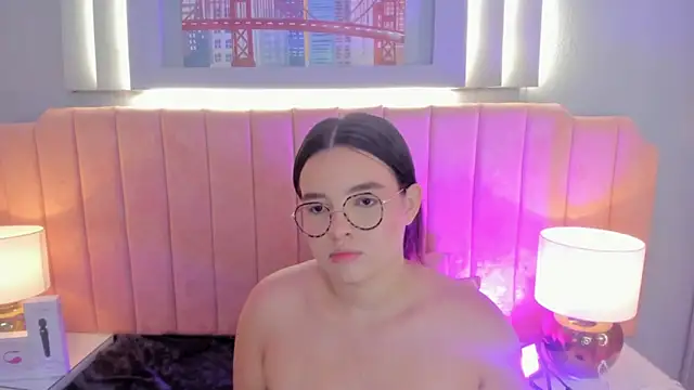 Snapshot of alys_baker chatting on 10-10-25, 03:40 alys baker online show from 10-10-25, 03:40