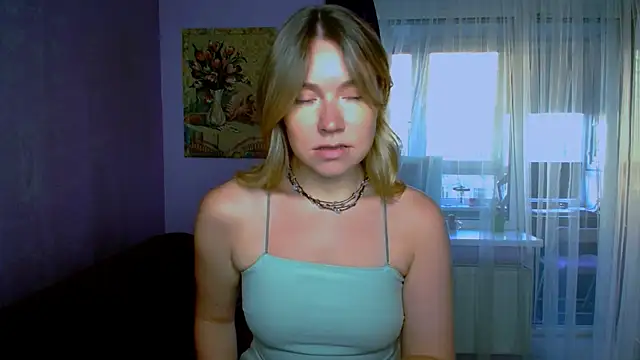 Snapshot of TaylorBre chatting on 09-09-25, 04:55 TaylorBre online show from 09-09-25, 04:55