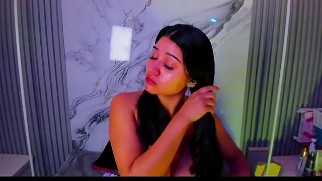 Snapshot of venusowen_ chatting on 02-27-26, 01:44 venusowen online show from 02-27-26, 01:44