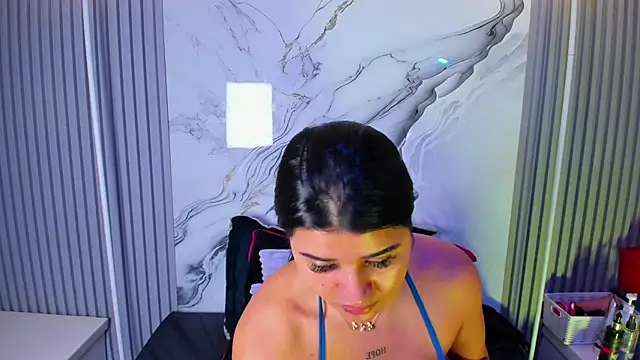 Snapshot of venusowen_ chatting on 04-10-26, 01:51 venusowen online show from 04-10-26, 01:51