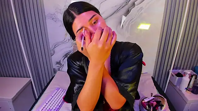 Snapshot of venusowen_ chatting on 03-11-26, 01:38 venusowen online show from 03-11-26, 01:38