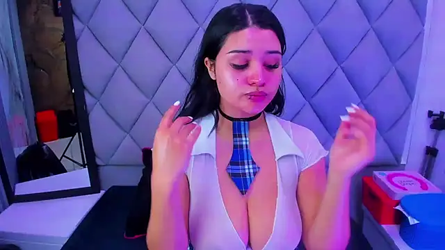 venusowen  online show from 12-22-25, 02:06