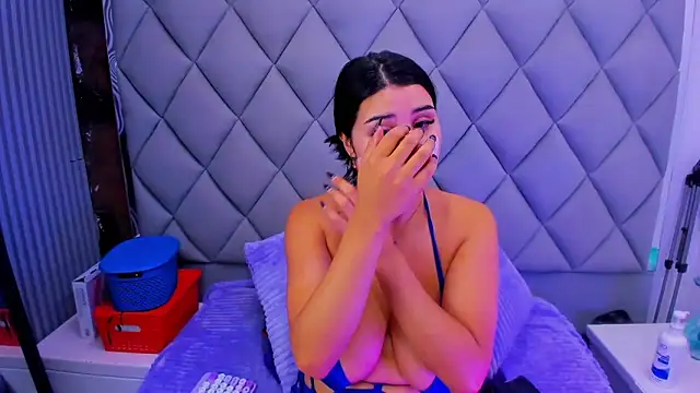 venusowen  online show from 10-27-25, 01:01