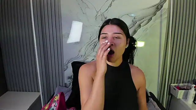 Snapshot of venusowen_ chatting on 03-20-26, 01:12 venusowen online show from 03-20-26, 01:12