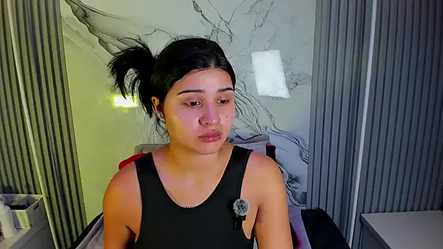 Snapshot of venusowen_ chatting on 03-17-26, 01:14 venusowen online show from 03-17-26, 01:14