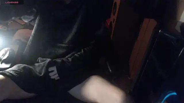 Snapshot of Xbox4200 chatting on 10-27-25, 01:17 Xbox4200 online show from 10-27-25, 01:17