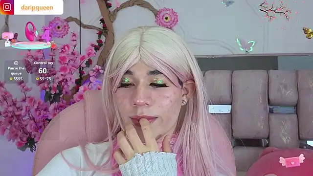 Snapshot of DaripQueen chatting on 03-17-26, 01:36 DaripQueen online show from 03-17-26, 01:36