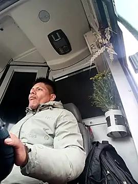 alexchir4 online show from 11-10-25, 11:48