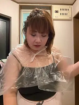 Snapshot of SAKU-RA-chan chatting on 10-17-25, 09:34 SAKU-RA-chan online show from 10-17-25, 09:34