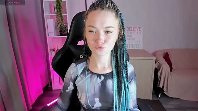 Kira yoon online show from 11-23-25, 12:53