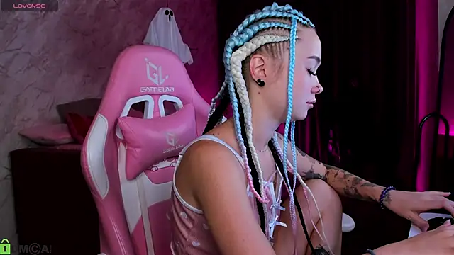 Kira yoon online show from 10-29-25, 12:31