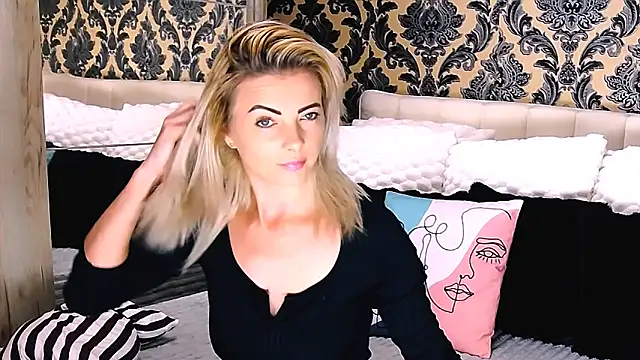 Snapshot of Aly_girl1 chatting on 09-30-25, 08:20 Aly girl1 online show from 09-30-25, 08:20