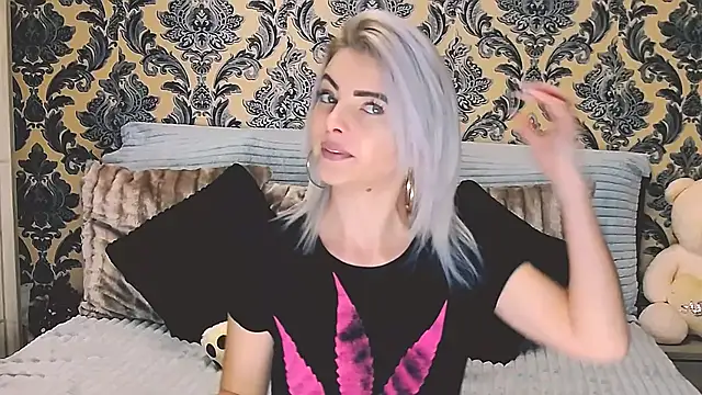 Snapshot of Aly_girl1 chatting on 02-26-25, 10:05 Aly girl1 online show from 02-26-25, 10:05