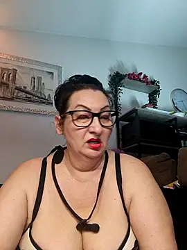 Snapshot of Genoveva73sexy chatting on 09-22-25, 06:30 Genoveva73sexy online show from 09-22-25, 06:30