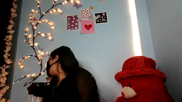 Reena Singh53 online show from 11-30-25, 02:18