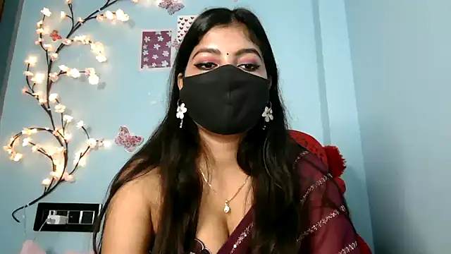 Snapshot of Reena_Singh53 chatting on 09-12-25, 12:38 Reena Singh53 online show from 09-12-25, 12:38