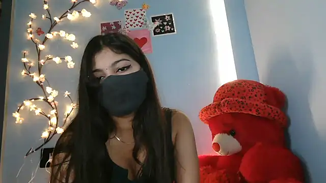 Snapshot of Reena_Singh53 chatting on 09-30-25, 02:01 Reena Singh53 online show from 09-30-25, 02:01