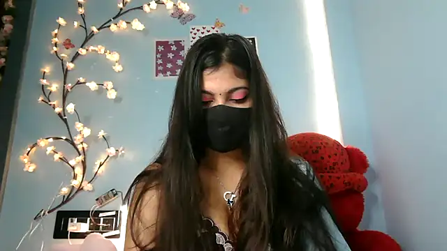 Snapshot of Reena_Singh53 chatting on 09-22-25, 01:28 Reena Singh53 online show from 09-22-25, 01:28