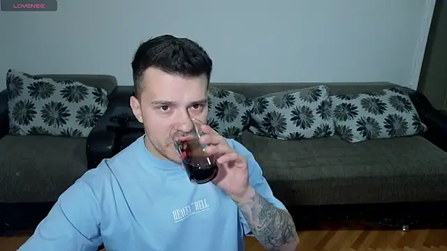 JohnnyStepBro online show from 04-18-26, 06:21