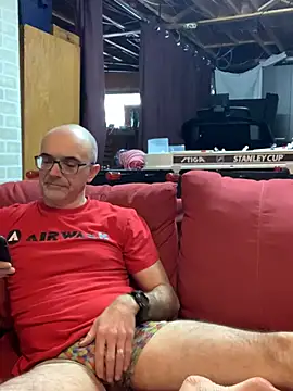 Snapshot of MaxVain chatting on 02-22-25, 05:24 MaxVain online show from 02-22-25, 05:24