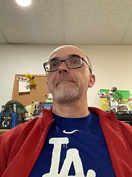 Snapshot of MaxVain chatting on 03-10-25, 06:12 MaxVain online show from 03-10-25, 06:12