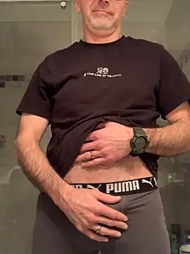 Snapshot of MaxVain chatting on 01-21-25, 02:43 MaxVain online show from 01-21-25, 02:43