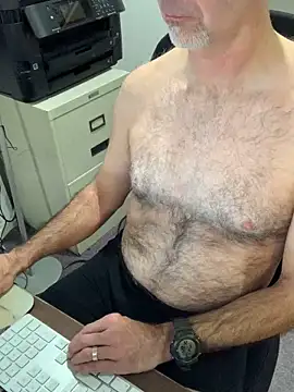 Snapshot of MaxVain chatting on 10-16-25, 06:16 MaxVain online show from 10-16-25, 06:16