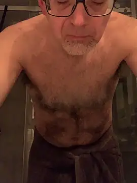 Snapshot of MaxVain chatting on 12-10-24, 06:01 MaxVain online show from 12-10-24, 06:01