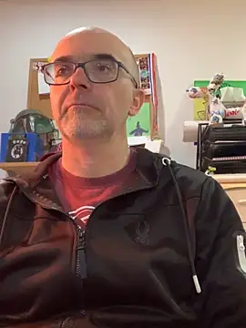 Snapshot of MaxVain chatting on 03-04-25, 07:01 MaxVain online show from 03-04-25, 07:01