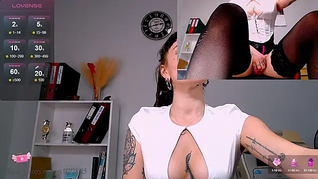 Snapshot of FoxRineHelen chatting on 02-28-25, 02:20 FoxRineHelen online show from 02-28-25, 02:20