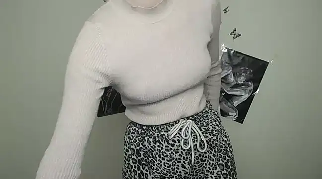 Snapshot of _StAcY chatting on 02-04-25, 01:16  StAcY online show from 02-04-25, 01:16